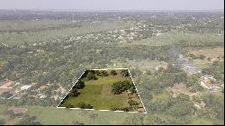 Vast land ideal for closed condominium