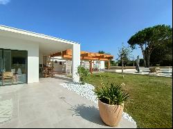 Contemporary house - pool - garage