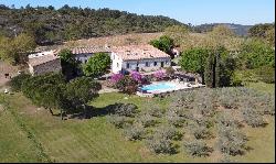 MAGNIFICENT DOMAIN BETWEEN VINEYARDS AND GARRIGUE NEAR PEYRIAC MINERVOIS