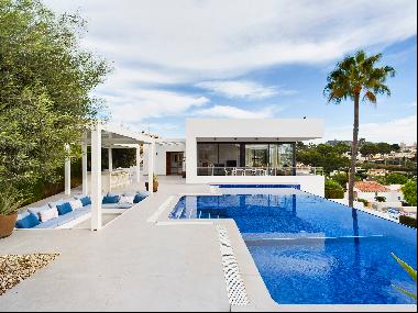 Exclusive modern villa with great sea and the Peñón de Ifach views