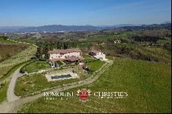 Chianti - AGRITURISMO WITH SPA, ORGANIC VINEYARDS AND WINE CELLAR FOR SALE IN TUSCANY