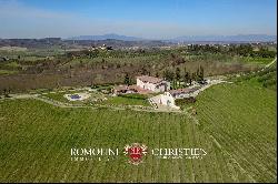 Chianti - AGRITURISMO WITH SPA, ORGANIC VINEYARDS AND WINE CELLAR FOR SALE IN TUSCANY