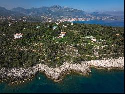 Villa St Tryphon: Exceptional Waterfront Property in Cap Martin