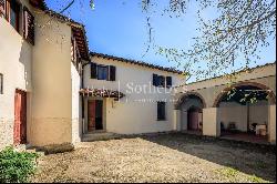 Ancient villa from the 1200s in a prestigious hilly area