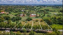 Vast residential lot in Camino del Golf, Surubi'i.