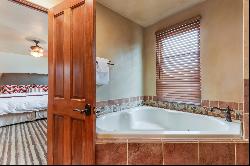 103 Catron, Santa Fe NM 87501