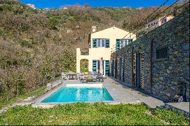 Beautiful 3-bedroom villa with sea views of Portofino in  Cogorno, Genova.