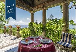 Wonderful luxury property surrounded by the Lucca's enchanting hills