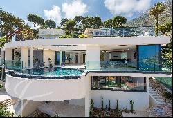 Contemporary sea-view villa