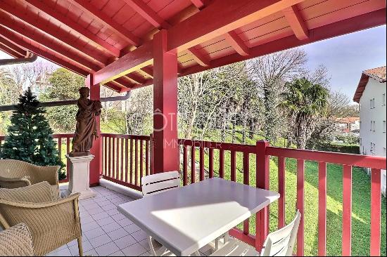 SAINT-JEAN-DE-LUZ - AN APARTMENT WITH A TERRACE