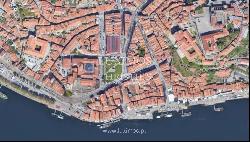 Selling: Building with approved project, in the Historic Centre of Porto, Portugal
