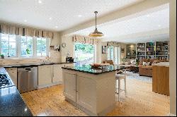 Hockett Lane, Cookham Dean, Berkshire, SL6 9UF