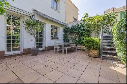 Beautiful sunny house in the centre of Bonanova.