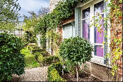 Paris XVI - Superb house nested in a private greenery environment