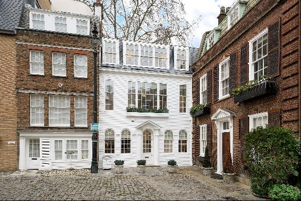 A fully renovated, five bedroom house for sale in Belgravia, SW1.