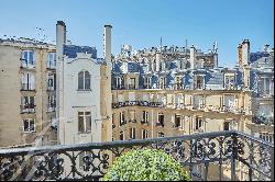 Avenue Montaigne - Luxurious one bedroom apartment