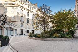 Aveneu Montaigne - Luxurious one bedroom apartment