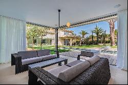 Magnificent new provencal/contemporary villa in Saint-Tropez
