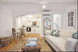 MOUGINS - In the heart of the village - Charming House