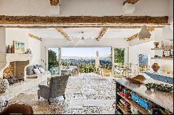 MOUGINS - In the heart of the village - Charming House