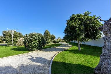 SUMPTUOUS CONTEMPORARY VILLA IN MONOPOLI.