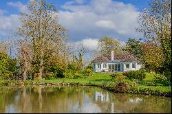 On the edge of Le Touquet on superb plot renovated villa