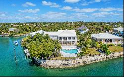 Canal Front Home in Port New Providence