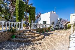 Detached Villa with holiday licence and panoramic views of Seville