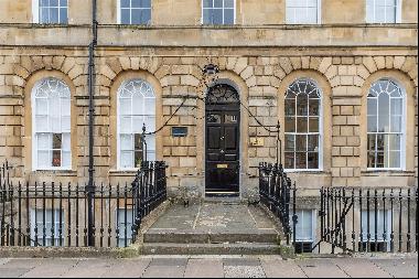 A two bedroom second floor apartment located in one of Bath's finest addresses.