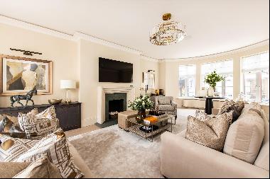A 7 bedroom terraced house for sale in Hyde Park W2 with 2 terraces and private parking.