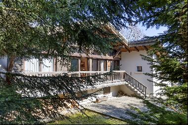 A charming four bedroom duplex apartment for sale in Mont D'Arbois.