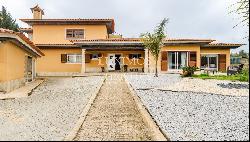 4 bedroom villa with pool and garden, for sale, in Água Longa, St.º Tirso, North Portugal