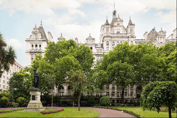 An outstanding two bedroom apartment with river views, for sale in Whitehall Court