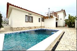 Single-family house with pool in Mont-Roig del Camp