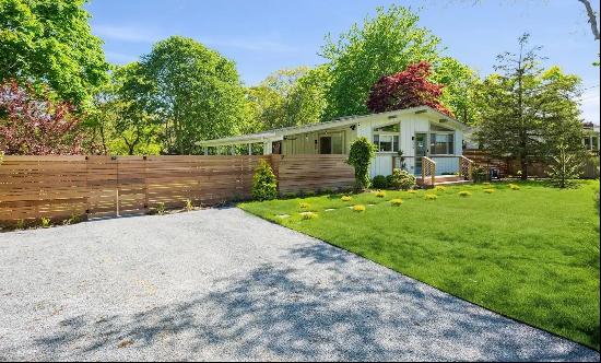 Immaculately renovated cottage in Hampton Bays. Close to it all with easy access to ocean 