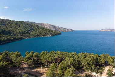 Building plots on Hvar