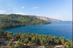 Building plots on Hvar