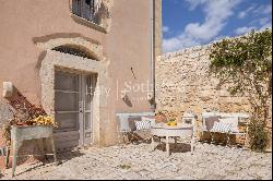 Ancient renovated farmhouse with swimming pool