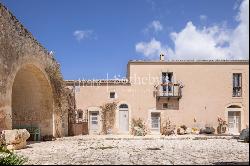 Ancient renovated farmhouse with swimming pool