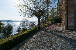 HISTORIC VILLA WITH DEPENDANCE ON LAKE MAGGIORE