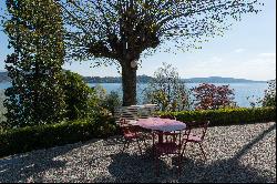 HISTORIC VILLA WITH DEPENDANCE ON LAKE MAGGIORE