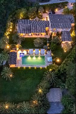 Exquisite Villa in höchster Bauqualität mit parkartigem Garten und traumhafter Poolanlage