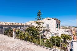 19th century villa nestled in the hills of Frigintini