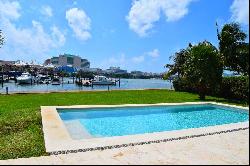 3640- Residential for sale in front of the lagoon in the Hotel Z, 