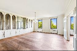 Rare Full Floor Emery Roth 12-Room on Central Park