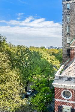 Rare Full Floor Emery Roth 12-Room on Central Park