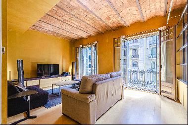 Apartment in modernist building located in Eixample Dret