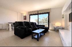 Modern seafront apartment with communal swimming pool in Cambrils