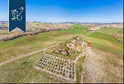 Wonderful estate for sale near Siena