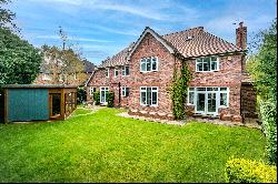 Torkington Road, Wilmslow, Cheshire, SK9 2AE